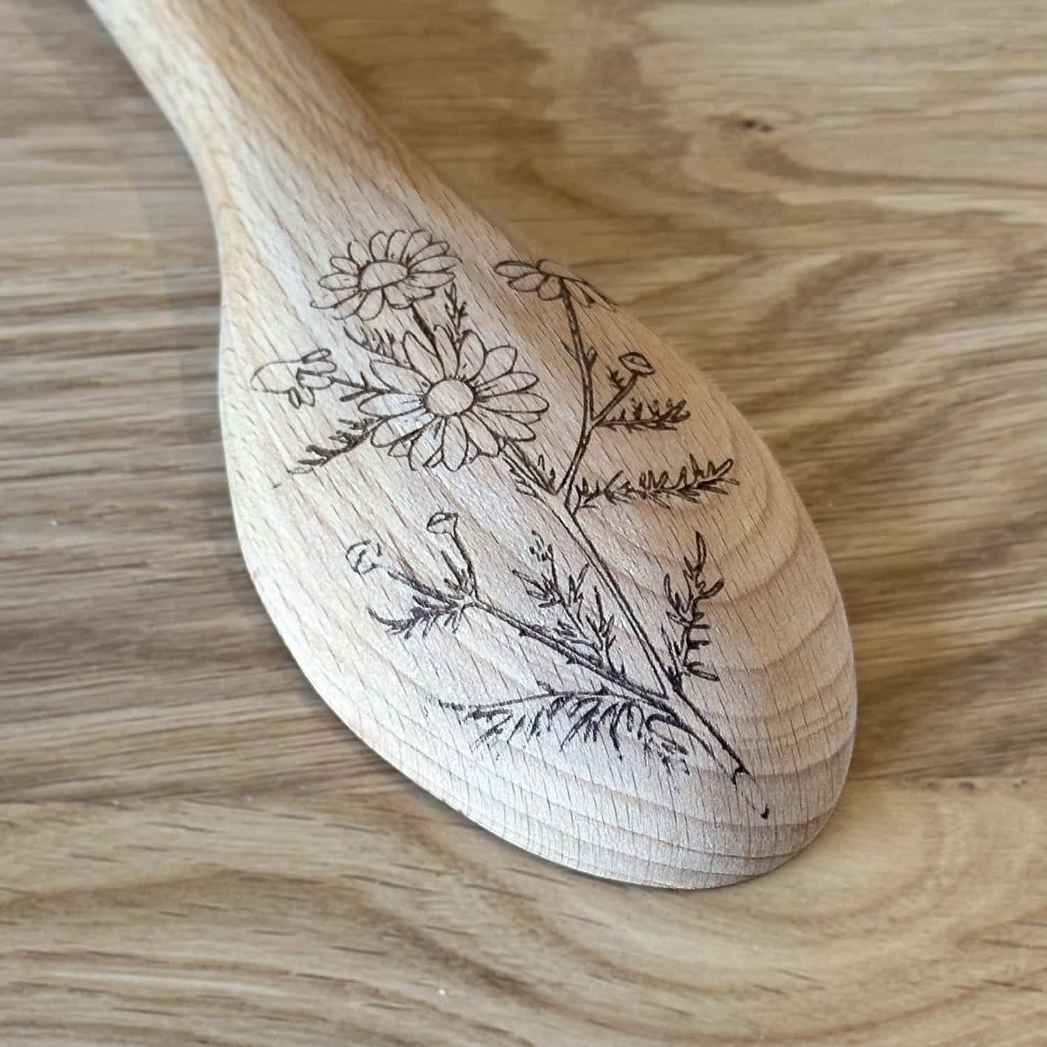 Der Kochlöffel – “Blumenwiese” – Handgemacht aus Buchenholz – Bild 3